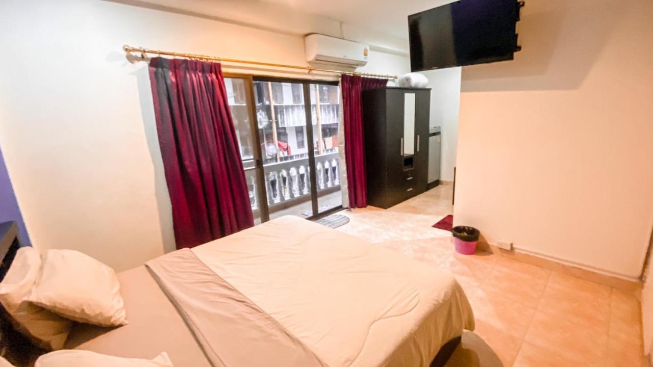 Hotel Retox Game On à Pattaya Extérieur photo