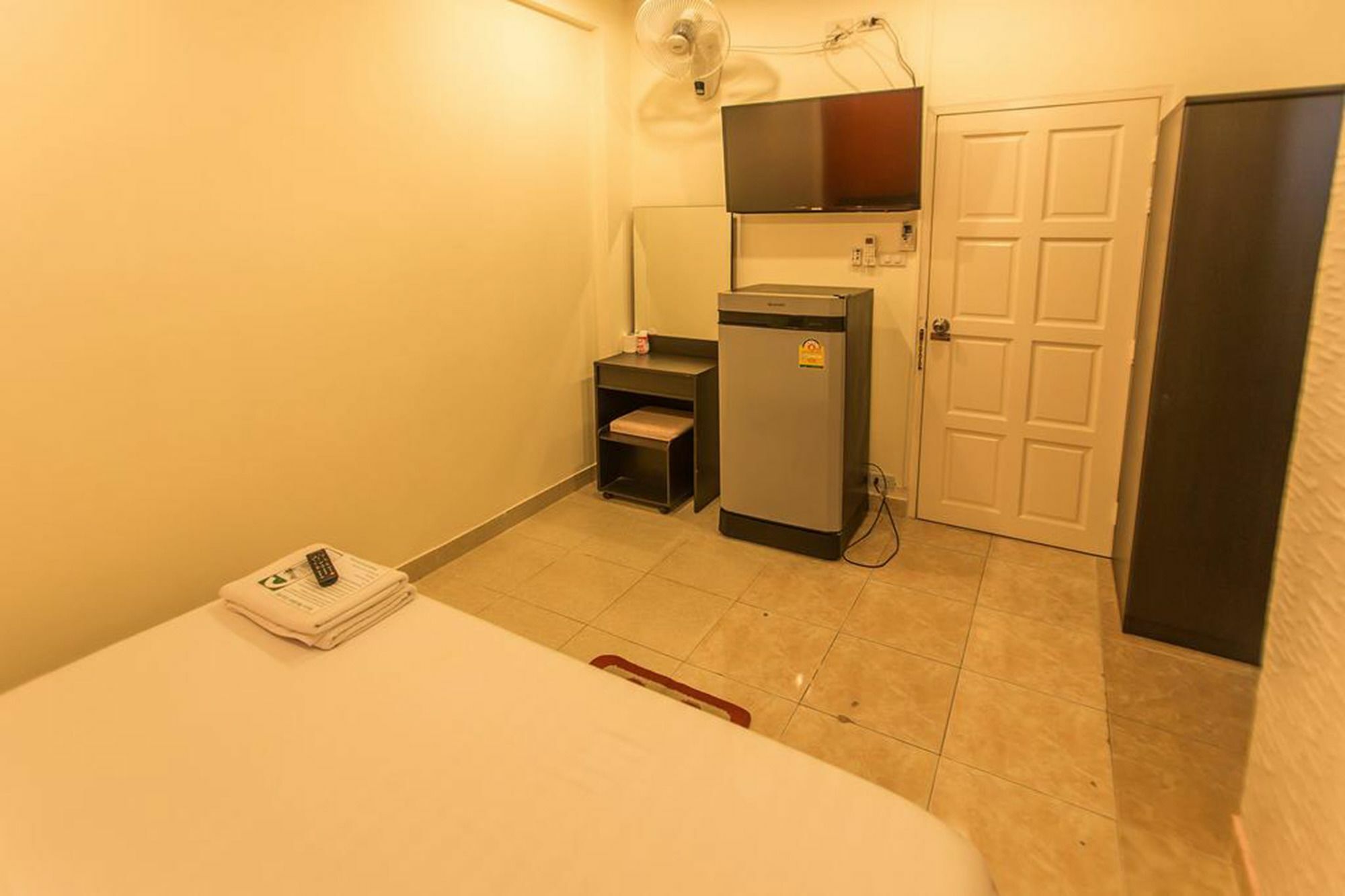 Hotel Retox Game On à Pattaya Extérieur photo