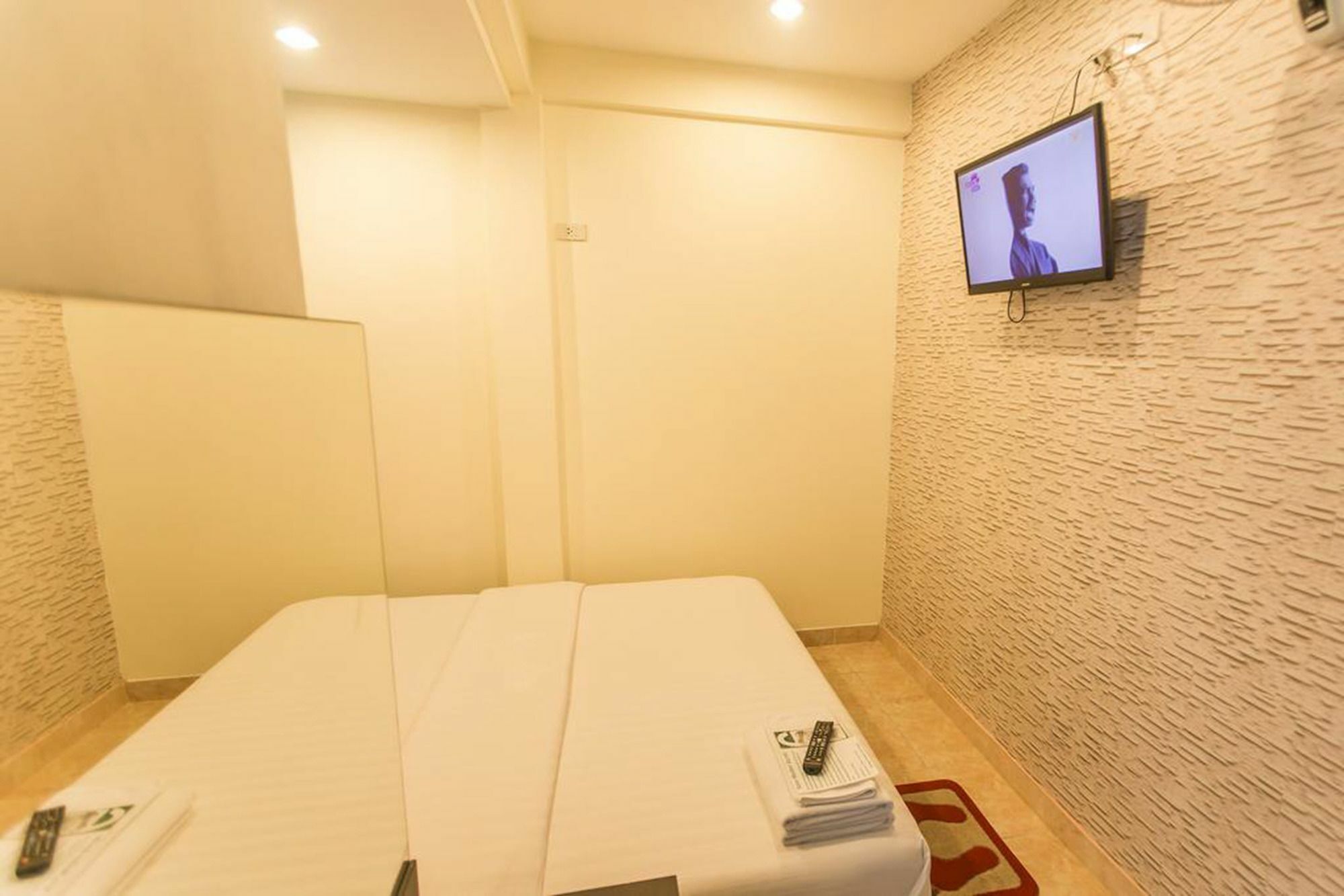 Hotel Retox Game On à Pattaya Extérieur photo