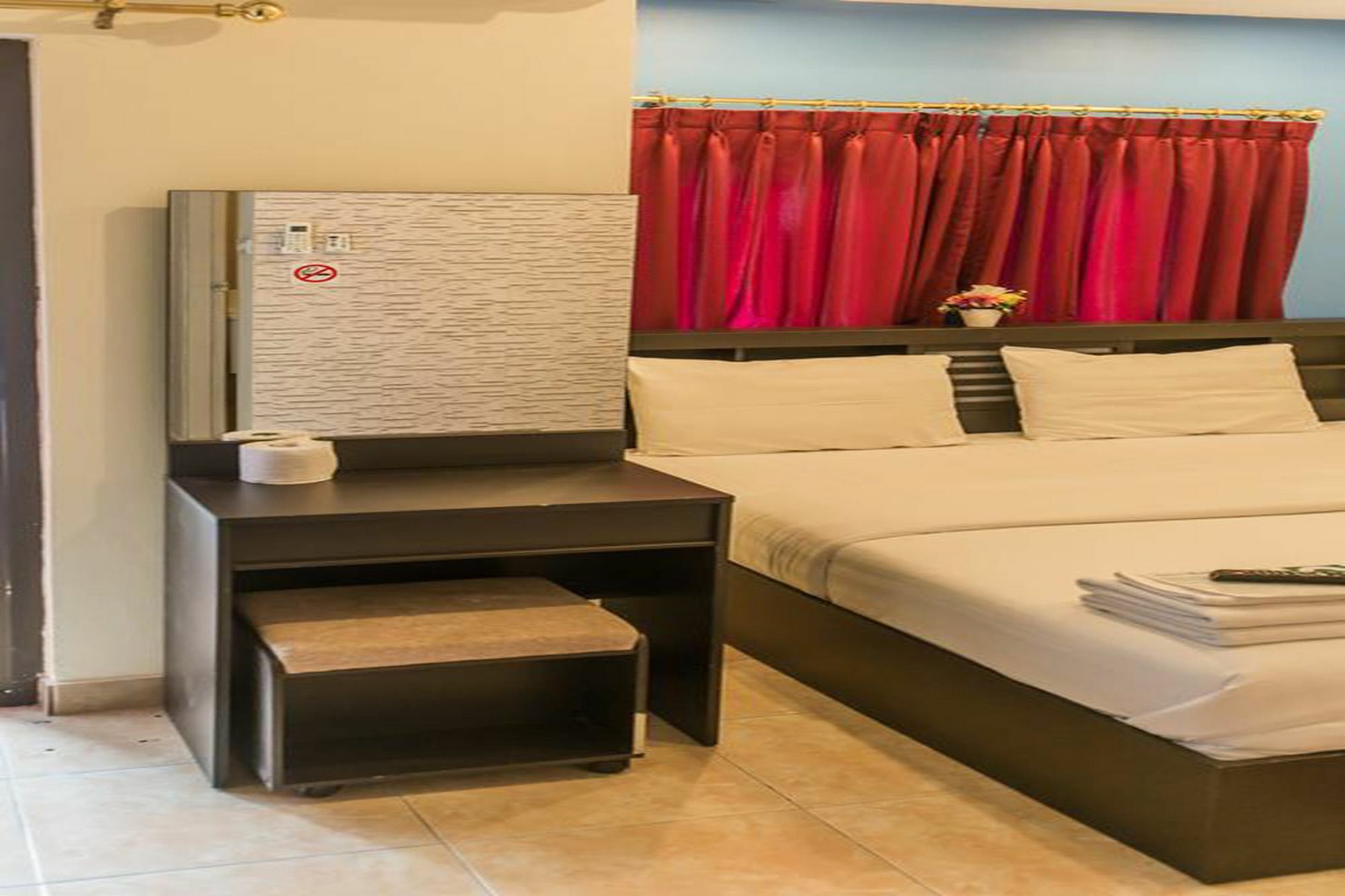 Hotel Retox Game On à Pattaya Extérieur photo